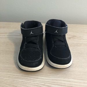 Nikes black, child size 6, Very good condition